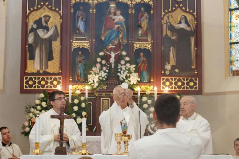 Slavlje BDM Kraljice Svete Krunice